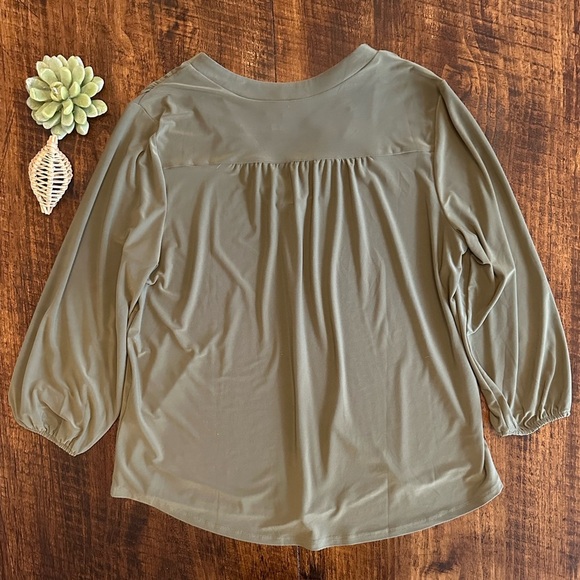 Two by Vince Camuto | V-neck Long Sleeve Blouse, Olympia Greey - Picture 8 of 10